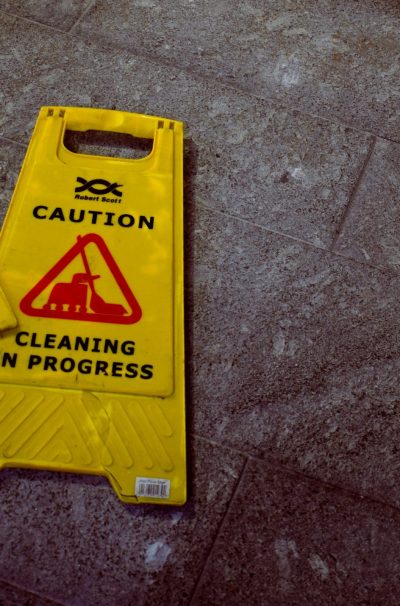 oliver-hale-oTvU7Zmteic-unsplash